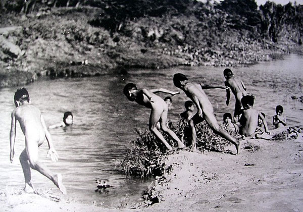 Swimming Hole Polynesia (Купание в Полинезии)