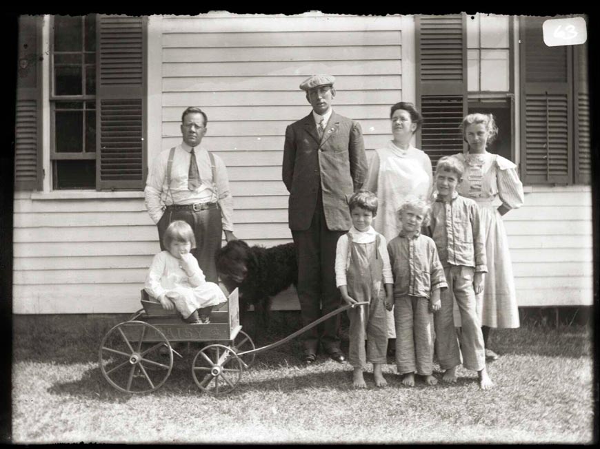 Family group (Семья), c.1910