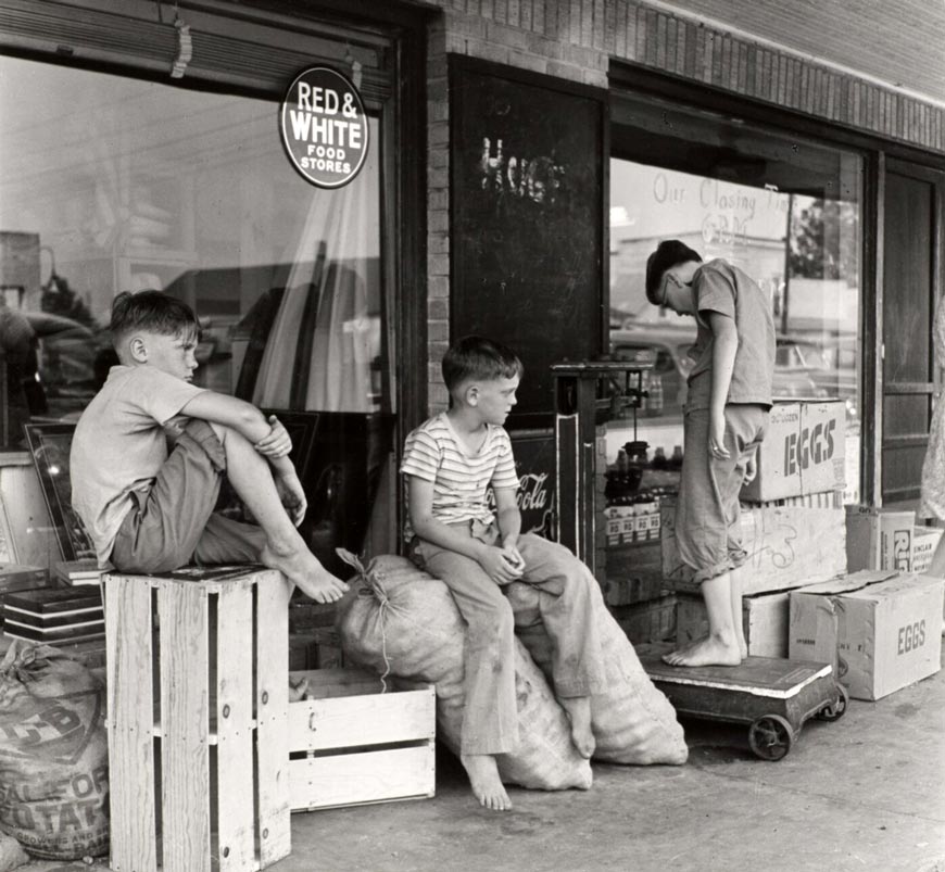 Saturday Afternoon on Main Street (Субботний полдень на Мэйн-стрит), 1945