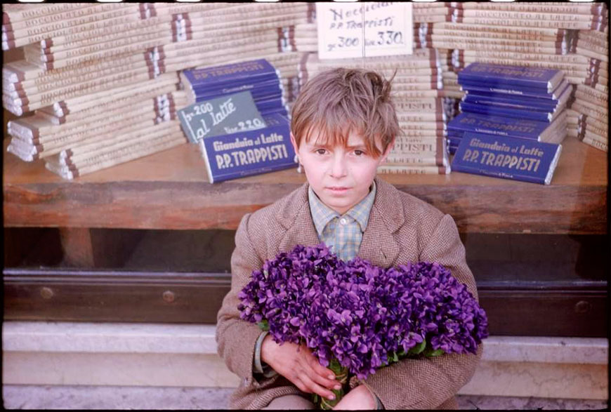 Boy selling violets (Мальчик, продающий фиалки), c.1955