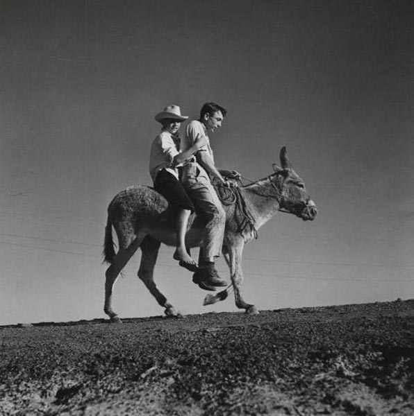 Children of Humble employees riding their pet donkey (Дети из Хамбла едут на своем домашнем осле), 1945