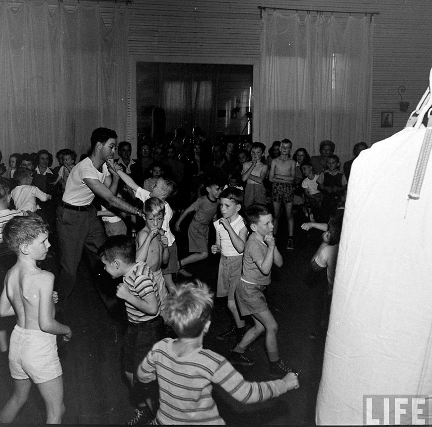 Wm. Brown Boxing School For Kids (Боксёрская школа Вилльма Брауна для детей), Feb.1948