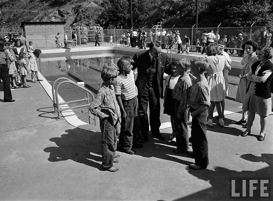 Dedication Of Miner'S Recreation Center (Открытие центра отдыха шахтёров), June 1946