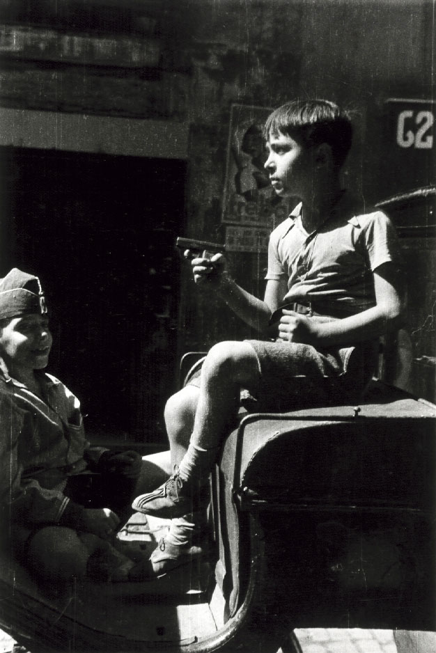 Young Boy Holding Toy Pistol (Мальчик с игрушечным пистолетом), 1930's