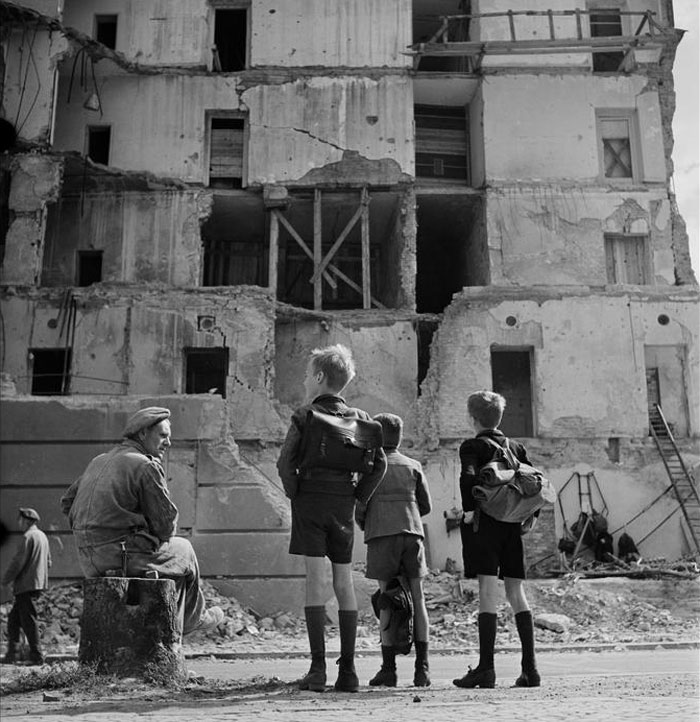 Schoolboys with their satchels (Школьники с сумками), summer of 1945