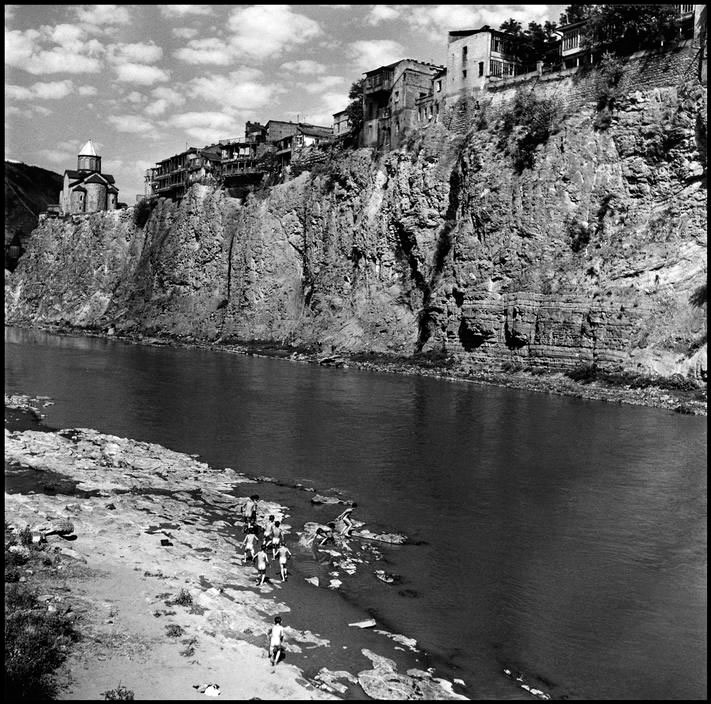 The Kura River and young boys bathing (Река Кура и купающиеся мальчишки), 1950s