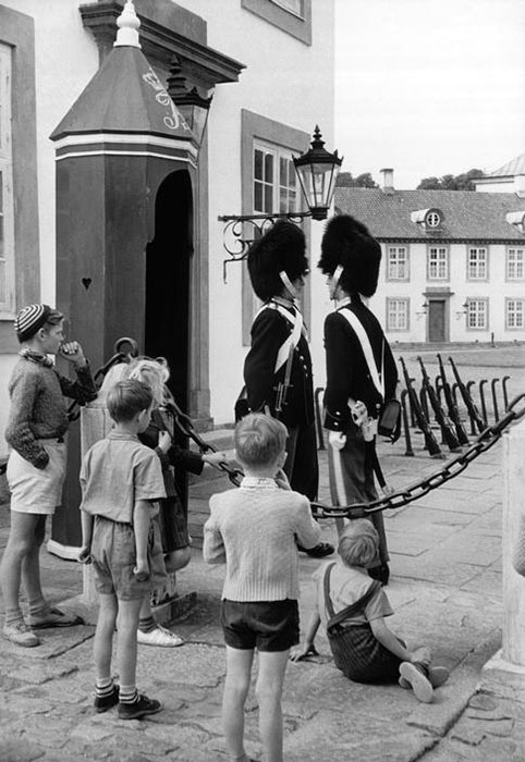 The changing of the guards at the castle, summer residence of the Royal Family, 1953 