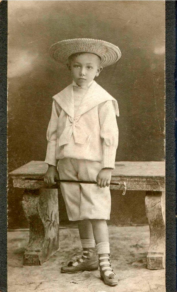 Boy with walking stick (Мальчик с тростью), 1890-1900s