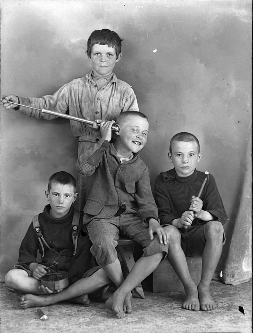 Portrait of four young boys (Портрет четырех мальчиков), 1895-1910