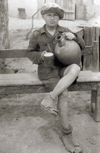 A boy selling water (Мальчик, продающий воду), 1930s