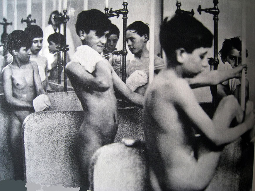 Douche Apres le Sport (Душ после занятий спортом), 1930s