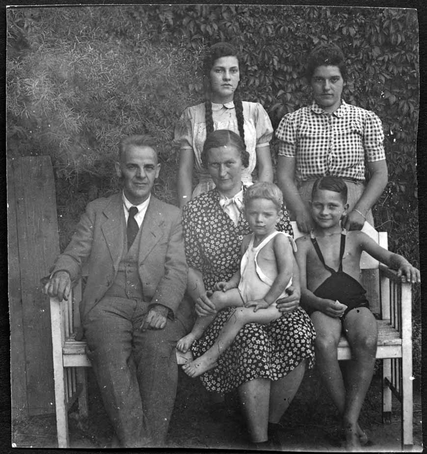 [Family photo / Семейное фото], 1940s