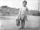 Boy with turtle / Мальчик с черепахой