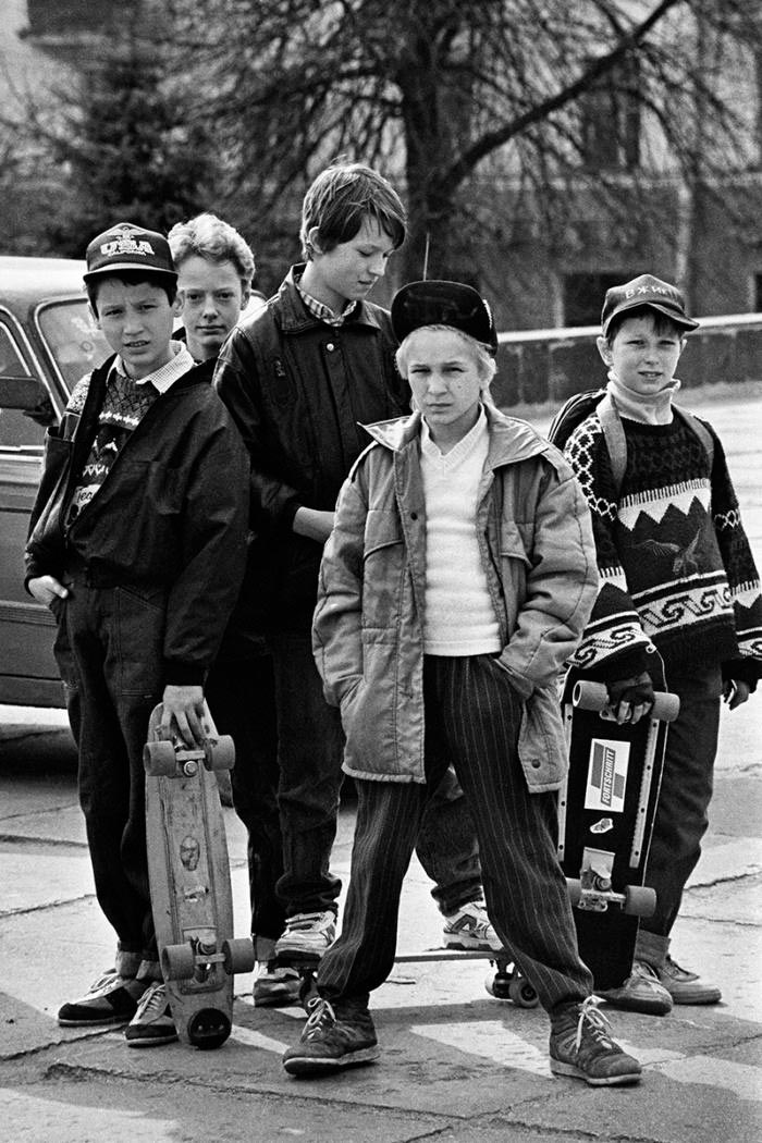 Юные скейтбордисты (Young skateboarders), 1992