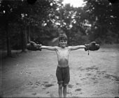 Boy with boxing gloves / Мальчик в боксёрских перчатках