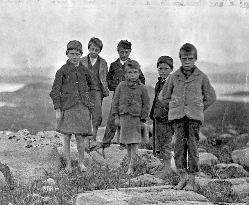 A group of boys from the Poolewe area (Группа мальчиков из Пулу), early XX