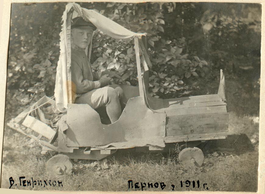 Мальчик в машинке, Василий Генрихсон (Boy in a pedal car, Vasily Genrikhson), 1911