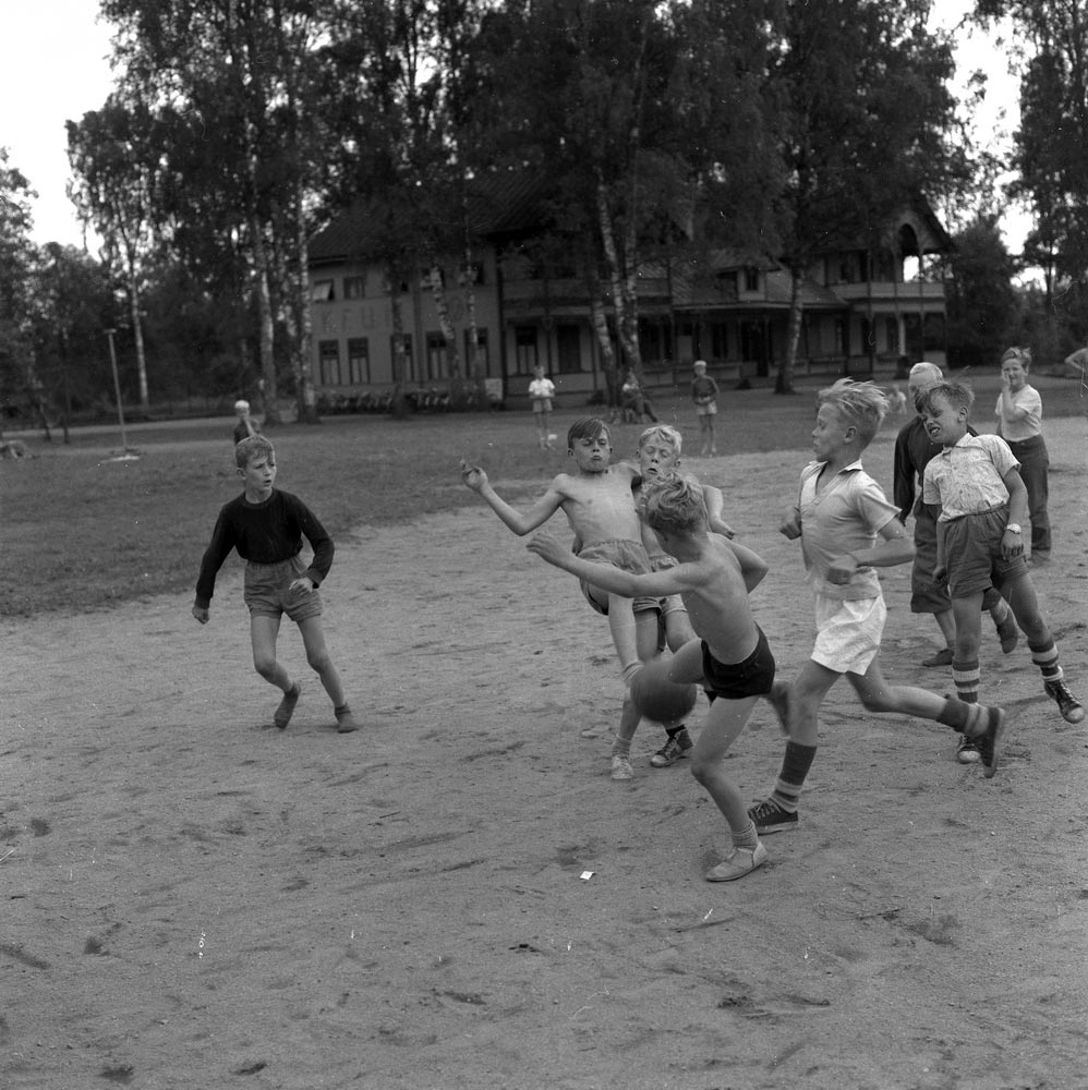 Pojkkoloni (Колония для мальчиков), juli 1955