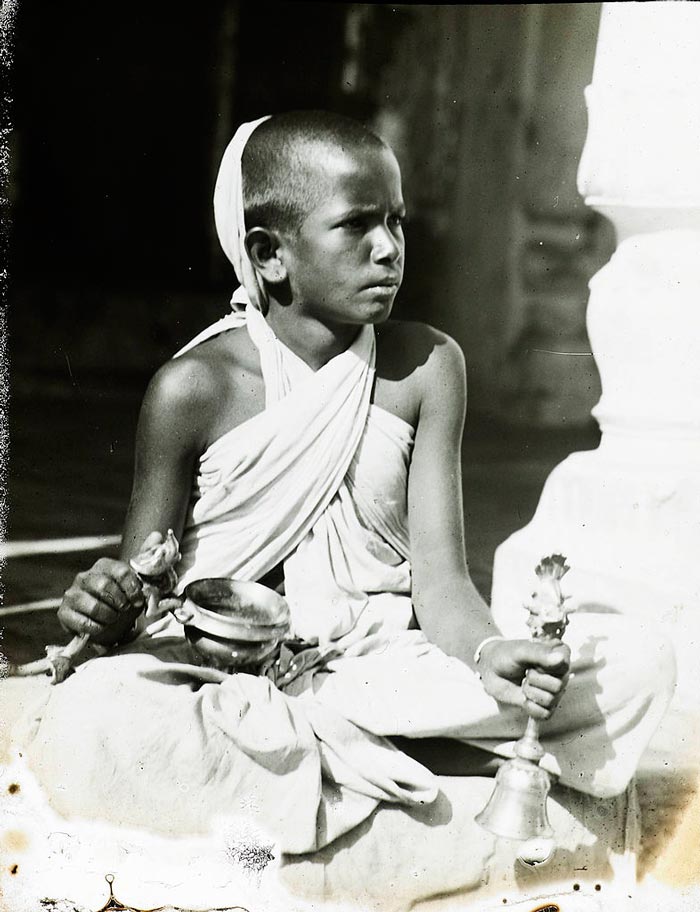 Boy priest (Мальчик-священник), c.1906