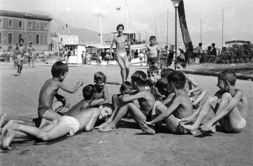 Boys in the port of Naples (Мальчишки в порту Неаполя), 1950