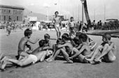 Boys in the port of Naples / Мальчишки в порту Неаполя