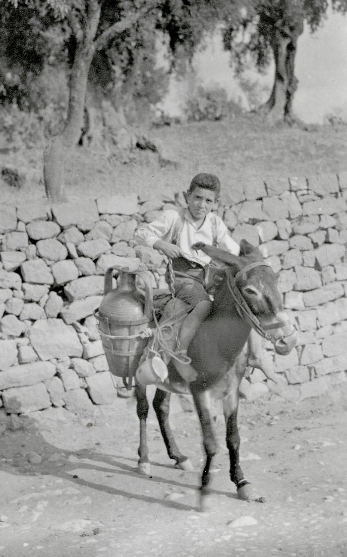 Drinking water transport (Транспорт для перевозки питьевой воды), 1930s