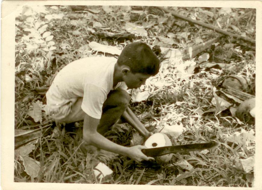 Кубинский мальчик с кокосовым орехом (Cuban boy with coconut), 1961