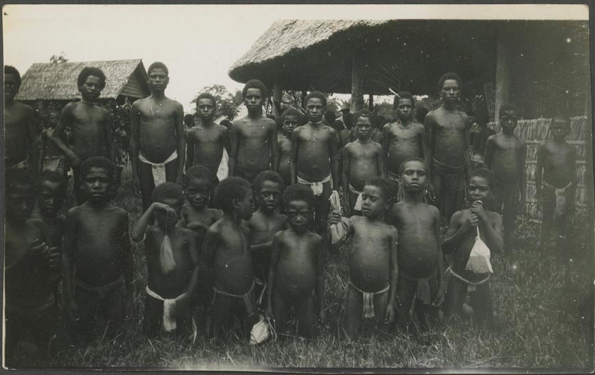 Waiting for their prizes (В ожидании призов), c.1931