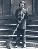 Boy with broom / Мальчик с метлой