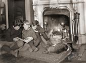 Boys reading / Читающие мальчики