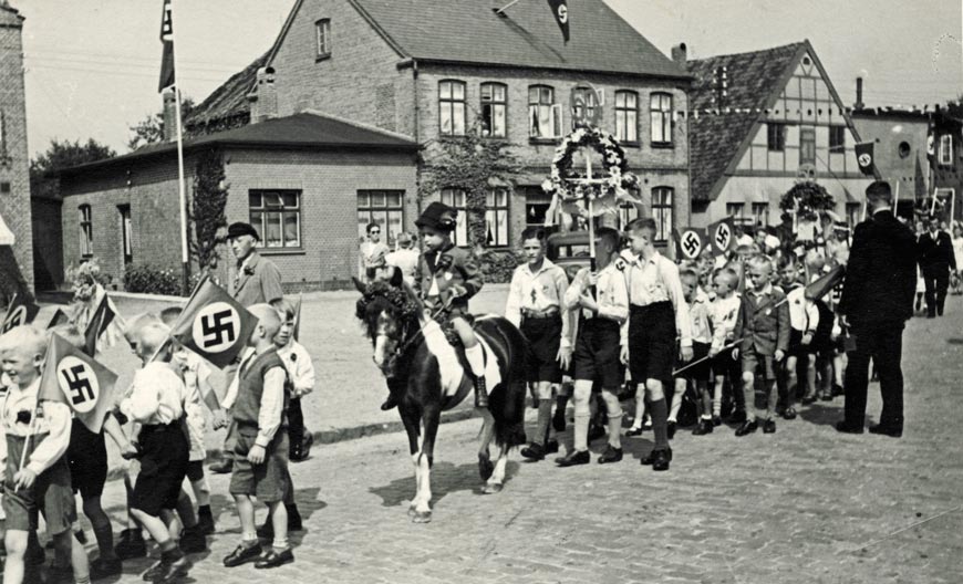 Jubilee, Pageant (Юбилейное шествие), 1930s