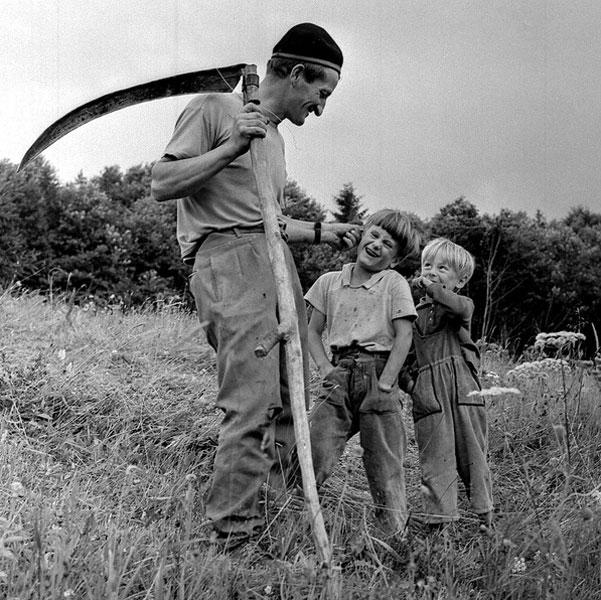 Settlers. Farmer Stanislaw Chojnacki with children in a meadow (Переселенцы. Фермер Станислав Хойнаски с детьми на лугу), 1971