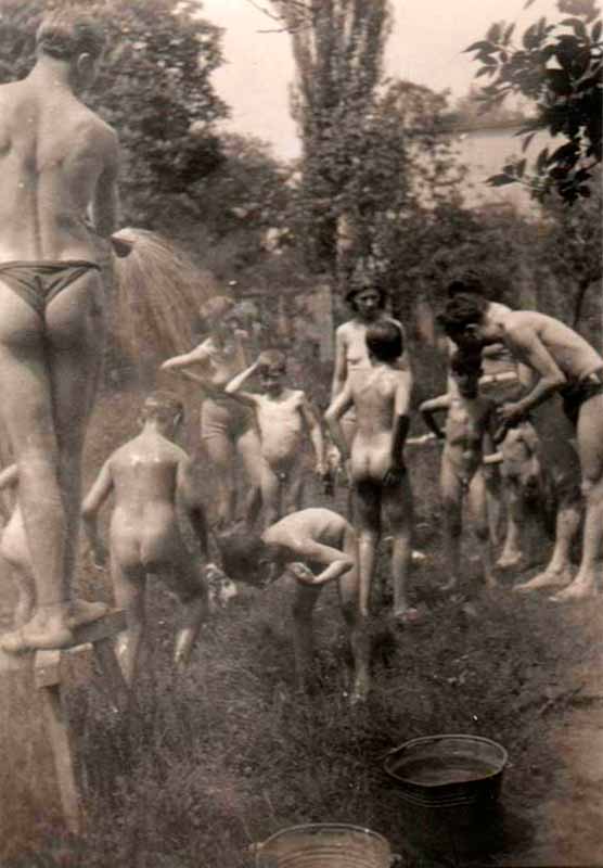 Nudist Camp (Нудистский лагерь), 1931