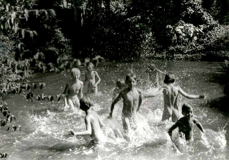 Nudist Camp (Нудистский лагерь), 1931