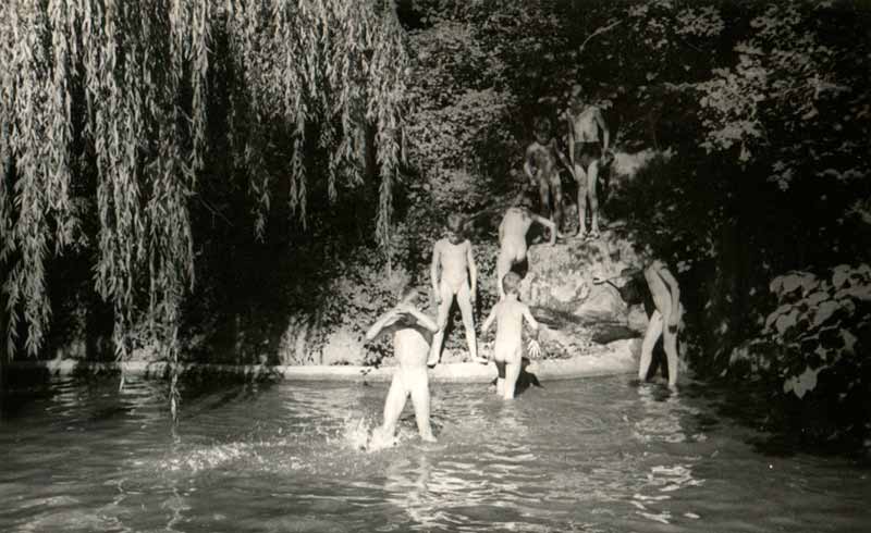 Nudist Camp (Нудистский лагерь), 1931