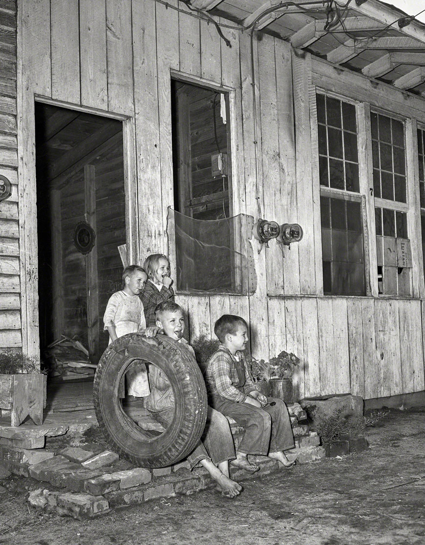 Housing. Сhicken house dwelling (Жилище. Домик на дереве), c.1948