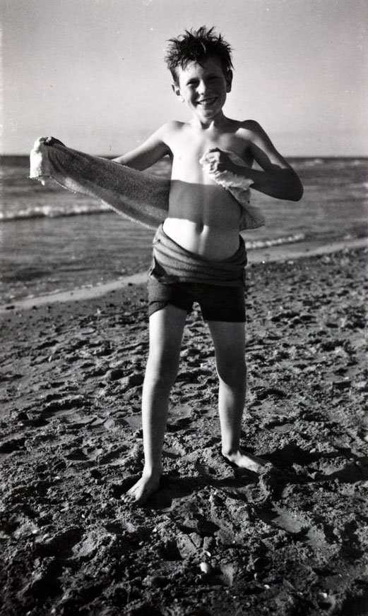 Young boy on a beach after a swim (Мальчик на берегу после купания), c.1935