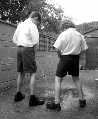 Boys Peeing In A Puddle (Мальчики, писающие в лужу), 2001-2018