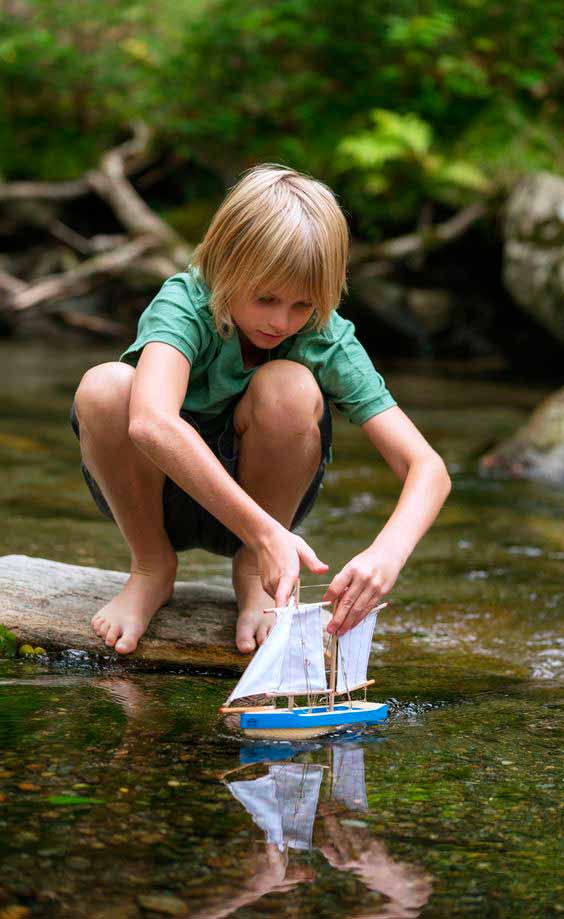 [boy with toy boat / мальчик с игрушечным корабликом], 2010-2018