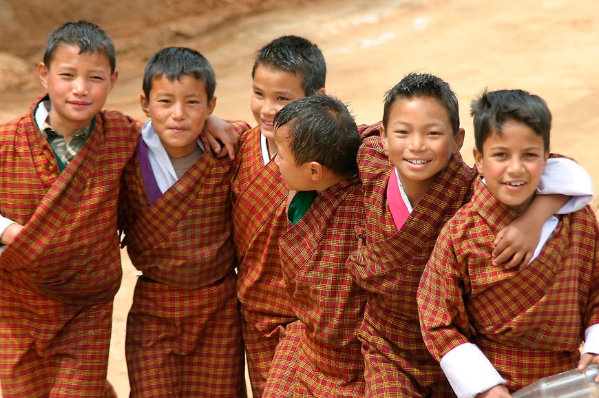 Bhutanese boys (Мальчики / школьники из Бутана), 2005