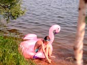 Мальчик, замеченный на пляже / A boy is seen on a beach