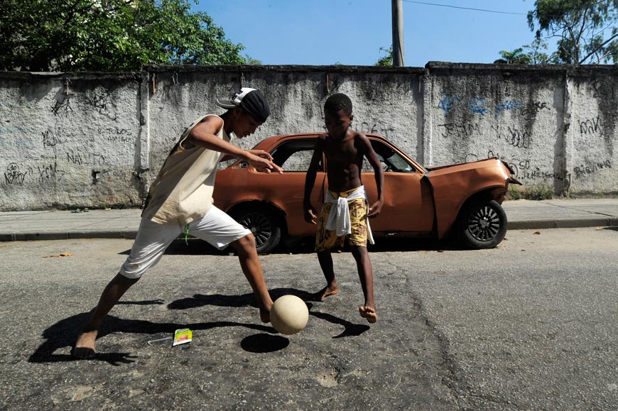 The daily lives of children living in Favela da Mare (Ежедневная жизнь детей, живущих в фавеле ДаМаре), 1 October 2021