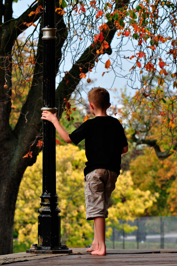 Barefoot boy on the bandstand (Босоногий мальчик на эстраде), Sept.2011