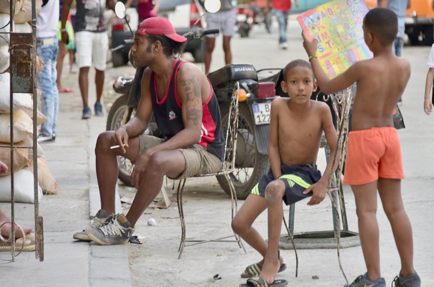 Street Scene in old Havana / Centro Habana (Уличная сцена в старой Гаване), 2019