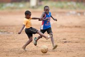 Children play soccer / Дети играют в футбол