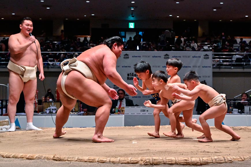 Japanese wrestler Hakuoho during a sumo class for youngsters on the sidelines of the 14th Hakuho Cup (Японский борец Хакуохо во время занятий по сумо среди юношей на полях 14-го Кубка Хакухо), Feb.2024