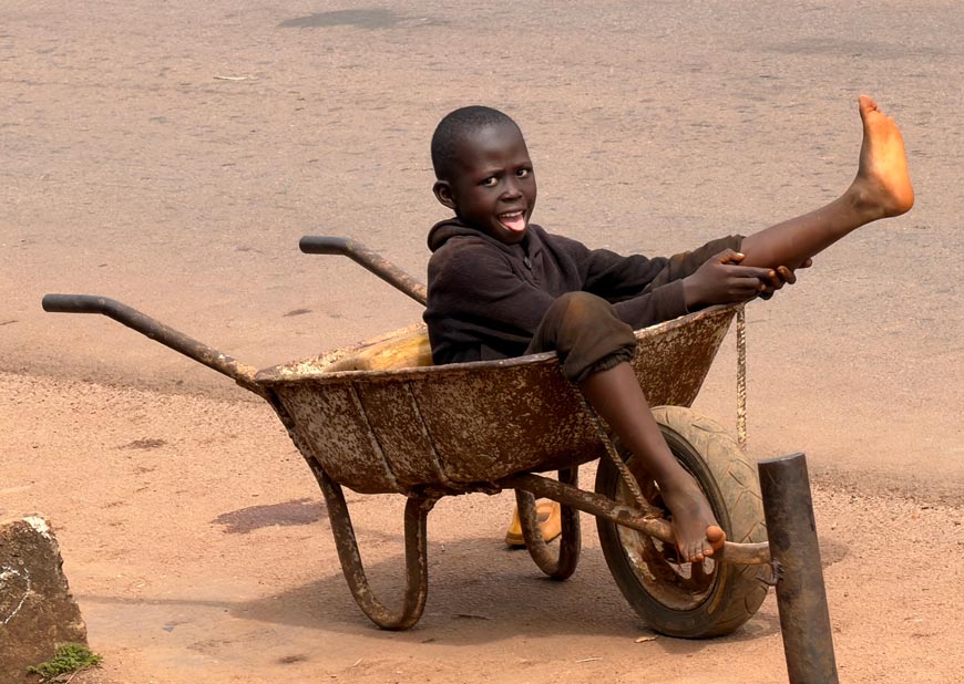 Wheelbarrow Mamo (Мамина тачка), 2025