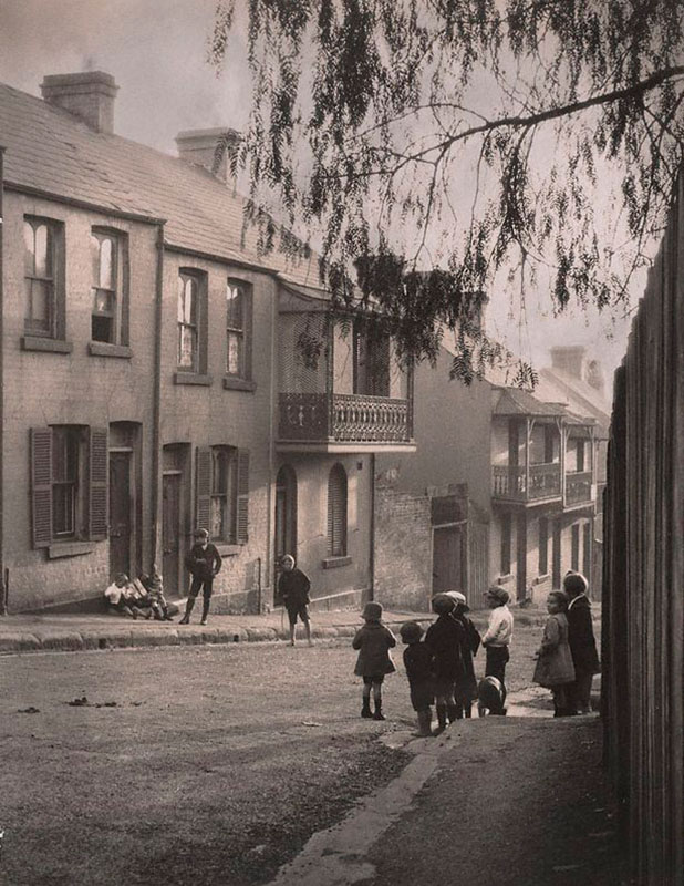 A Surry Hills alleyway (Переулок Сурри-Хиллс), 1911