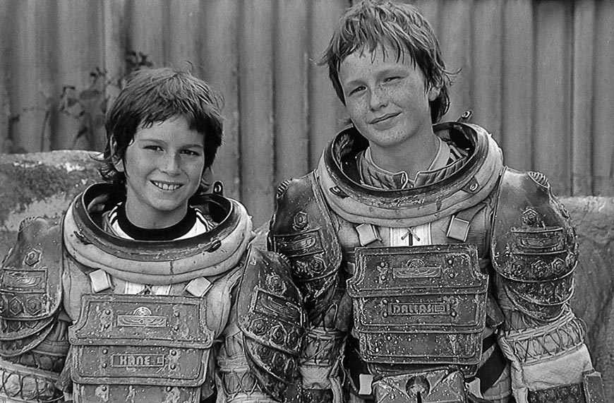 Ridley Scott's children Jake (12) and Luke (9), filming of 'Alien' (Дети режиссёра Ридли Скотта: Джейк (12) и Люк (9) на съёмках фильма «Чужой»), 1979