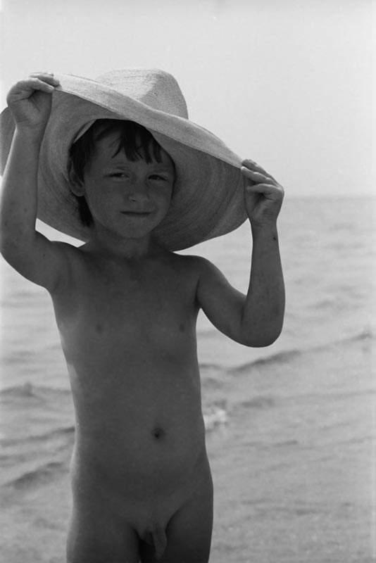 Raducu at the sea (Радуку на море), 1975